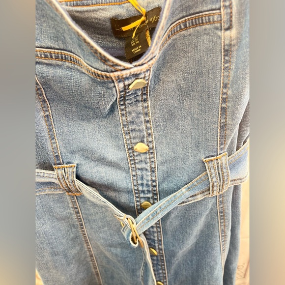 Spring 🌺 NWT HOUSE OF HARLOW MIDI DENIM DRESS 6
🚨 My prices are firm no discount - Picture 10 of 12
